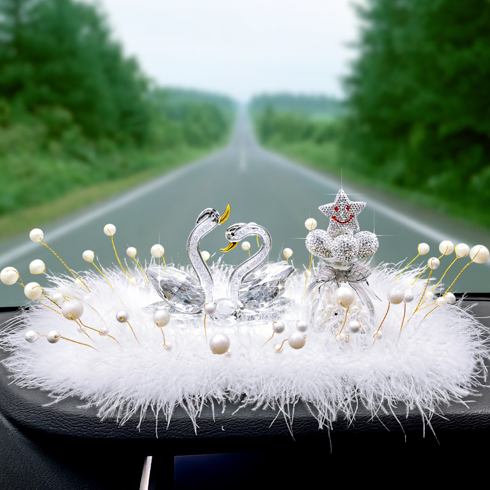 车载香水汽车装饰品摆件高档内饰用品大全车上香薰持久淡香女神款