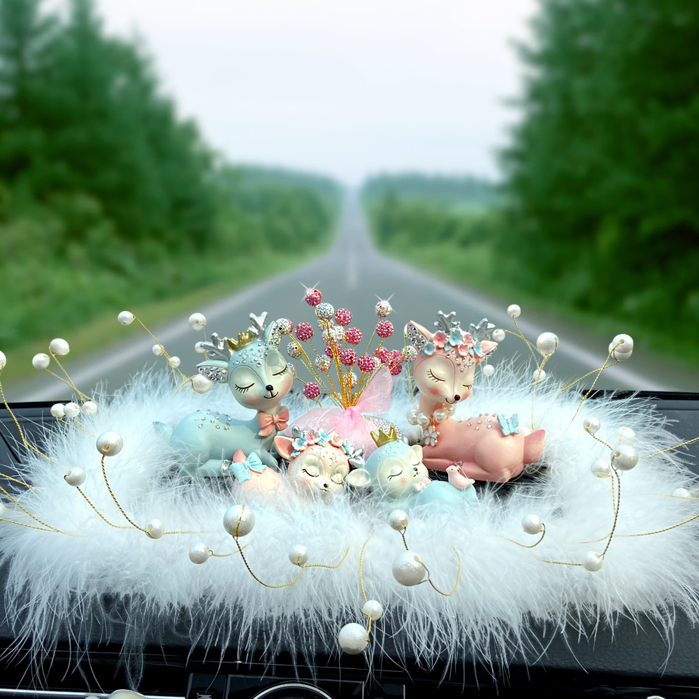 一路平安鹿汽车内装饰品摆件创意可爱车载香水车上用品大全女神款