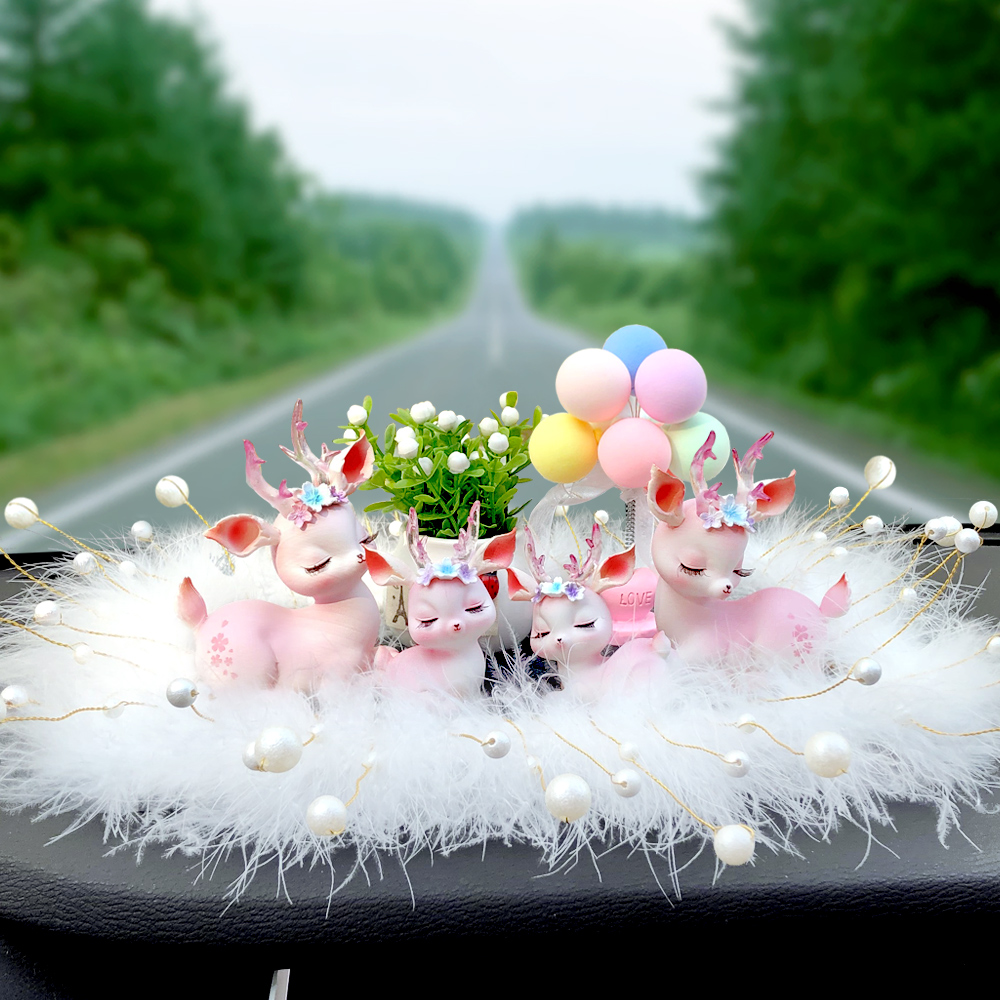 一路平安鹿汽车香水摆件女神款车载中控台香薰车内装饰用品大全