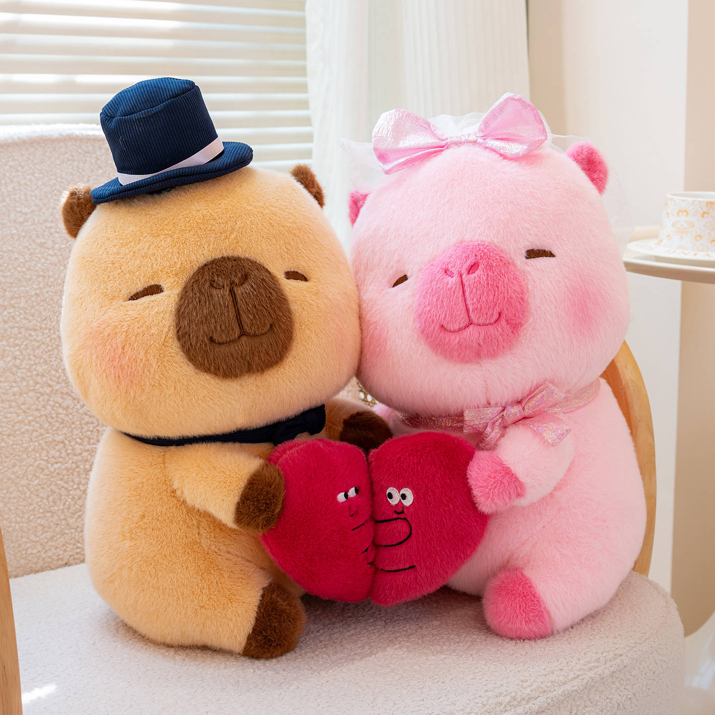 情侣一对卡皮巴拉公仔毛绒玩具玩偶结婚纪念日礼物婚庆压床娃娃女