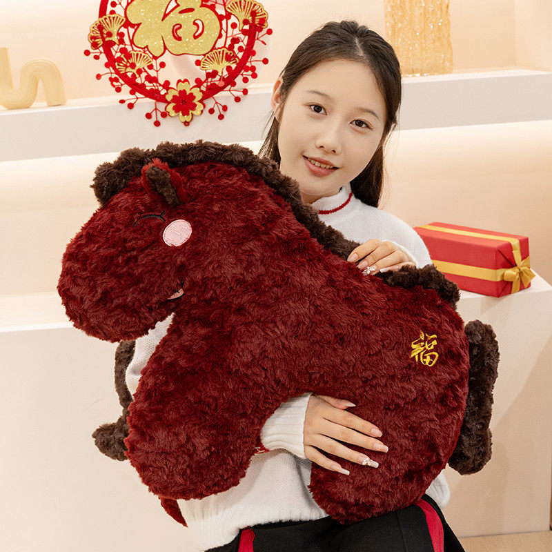 马年马抱枕异形毛绒可爱马玩偶沙发客厅春节装饰摆件新年车载靠枕